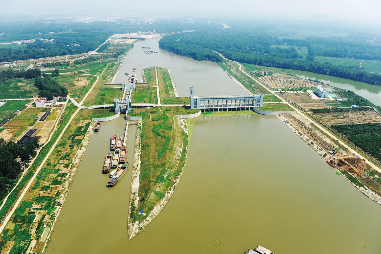 1.沙潁河近期治理工程耿樓樞紐工程（2011-2012年度中國水利工程優質（大禹）獎）.jpg